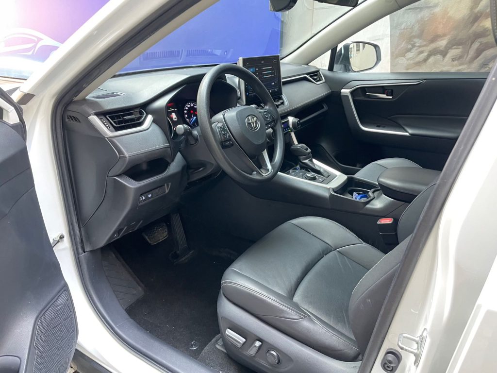 Toyota WILDLANDER 2020 WILDLANDER Twin Engine 2.5L E-CVT 4WD Deluxe - Huishida Trading