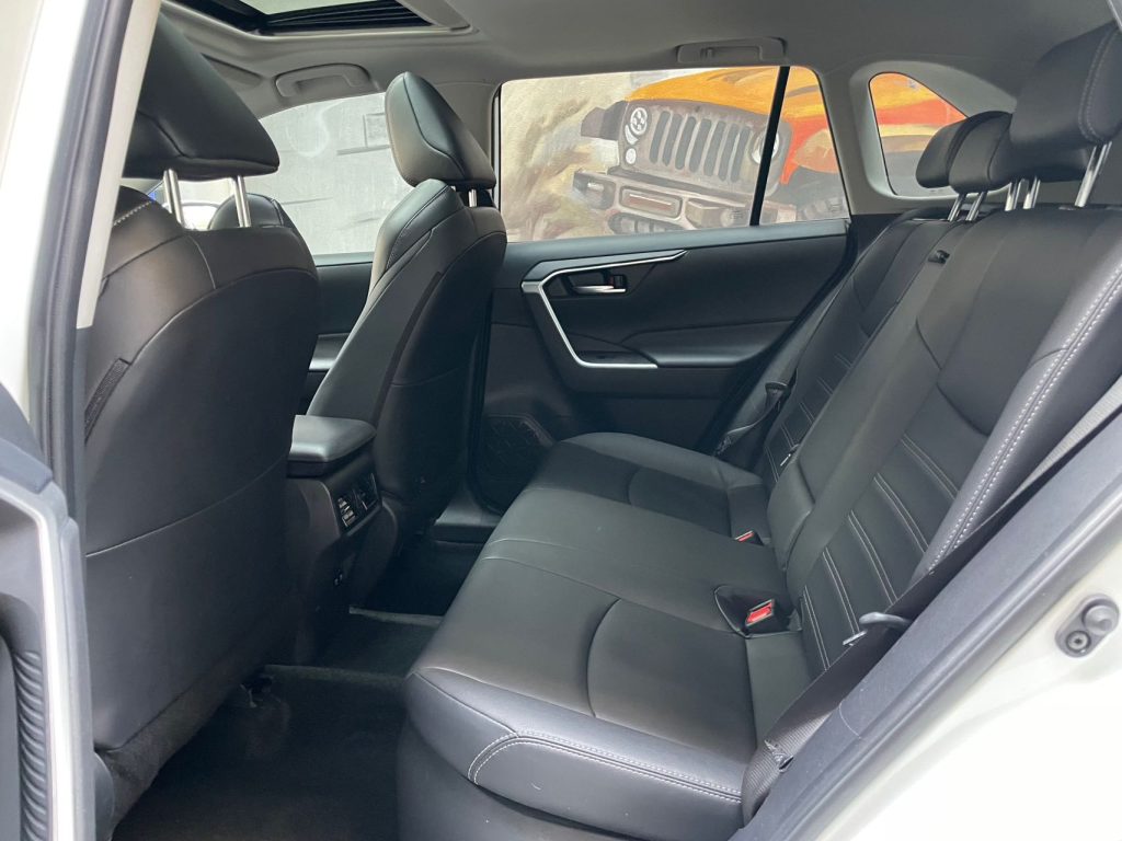 Toyota WILDLANDER 2020 WILDLANDER Twin Engine 2.5L E-CVT 4WD Deluxe - Huishida Trading