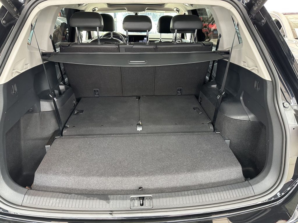 VOLKSWAGEN TIGUAN L 2022 380TSI Auto 4WD R-Line 7-Seater - Huishida Trading