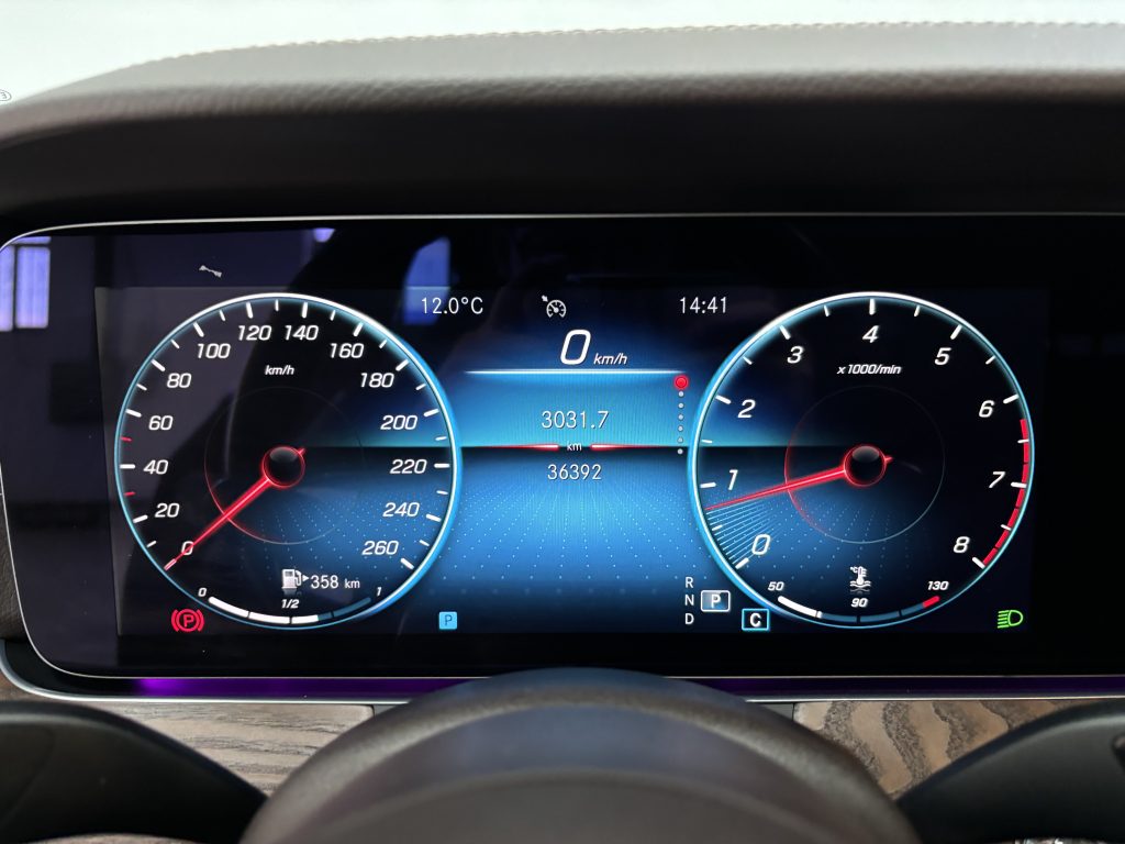 Mercedes-Benz E-Class 2022 300L Luxury - Huishida Trading