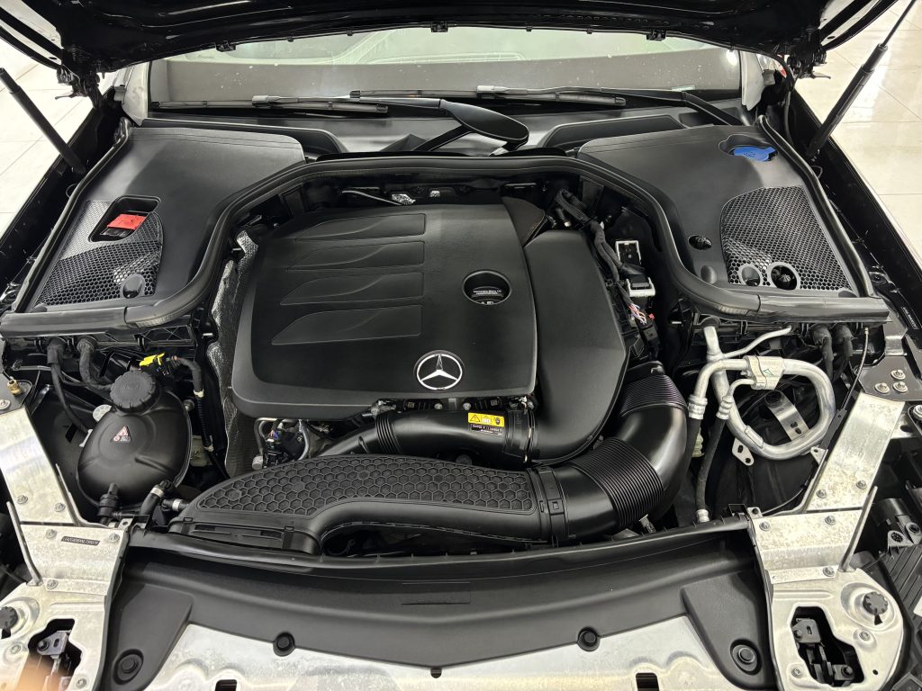 Mercedes-Benz E-Class 2022 300L Luxury - Huishida Trading