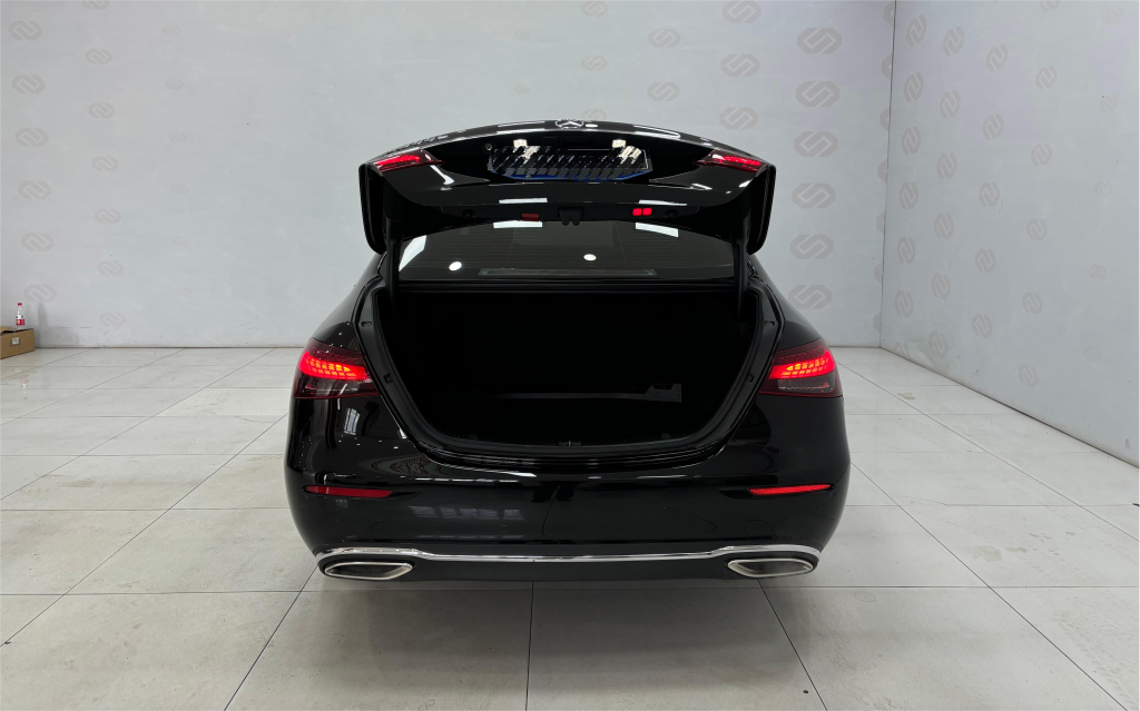Mercedes-Benz E-Class 2022 300L Luxury - Huishida Trading