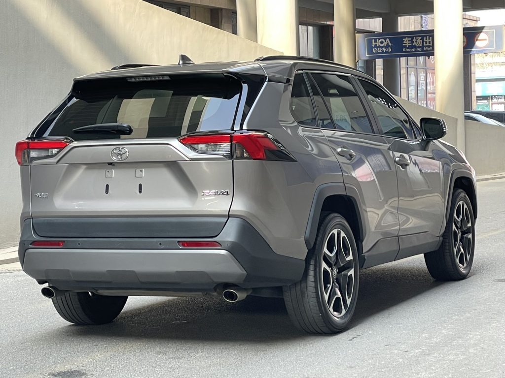 Toyota RAV4 2020 2.0L CVT 2WD Premium Edition - Huishida Trading