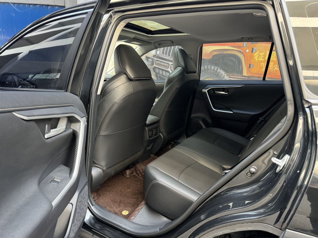 TOYOTA WILDLANDER 2022 2.0L CVT 2WD Luxury PLUS Edition - Huishida Trading