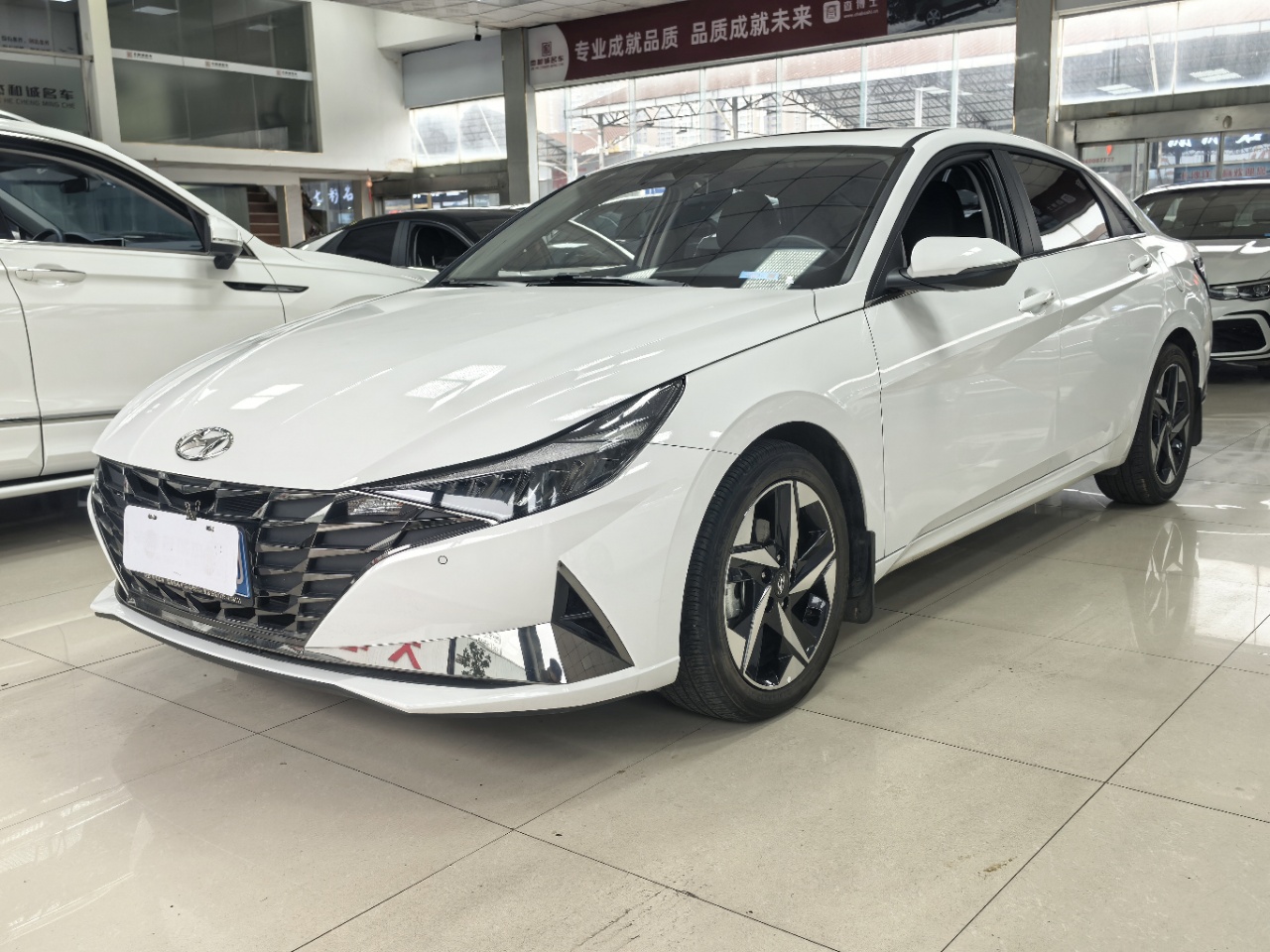 Hyundai Elantra 2021 1.5L LUX Premium