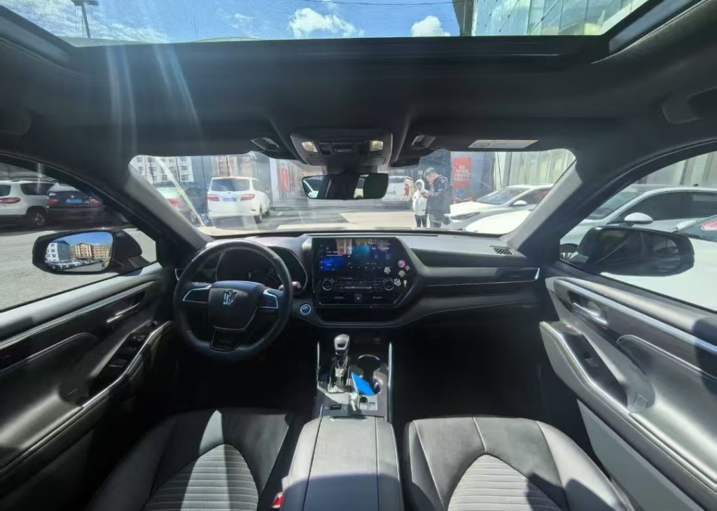 TOYOTA CROWN KLUGER 2021 2.5L HEV 4WD Premium Edition - Huishida Trading