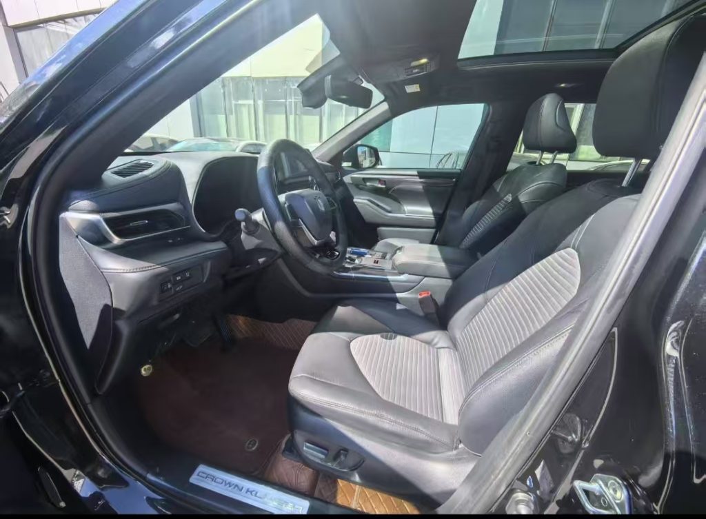 TOYOTA CROWN KLUGER 2021 2.5L HEV 4WD Premium Edition - Huishida Trading