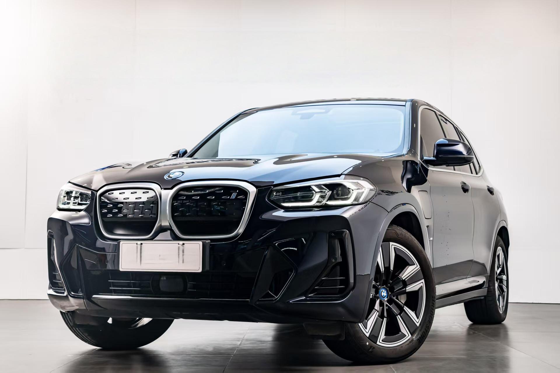 BMW iX3 2023 Лидер