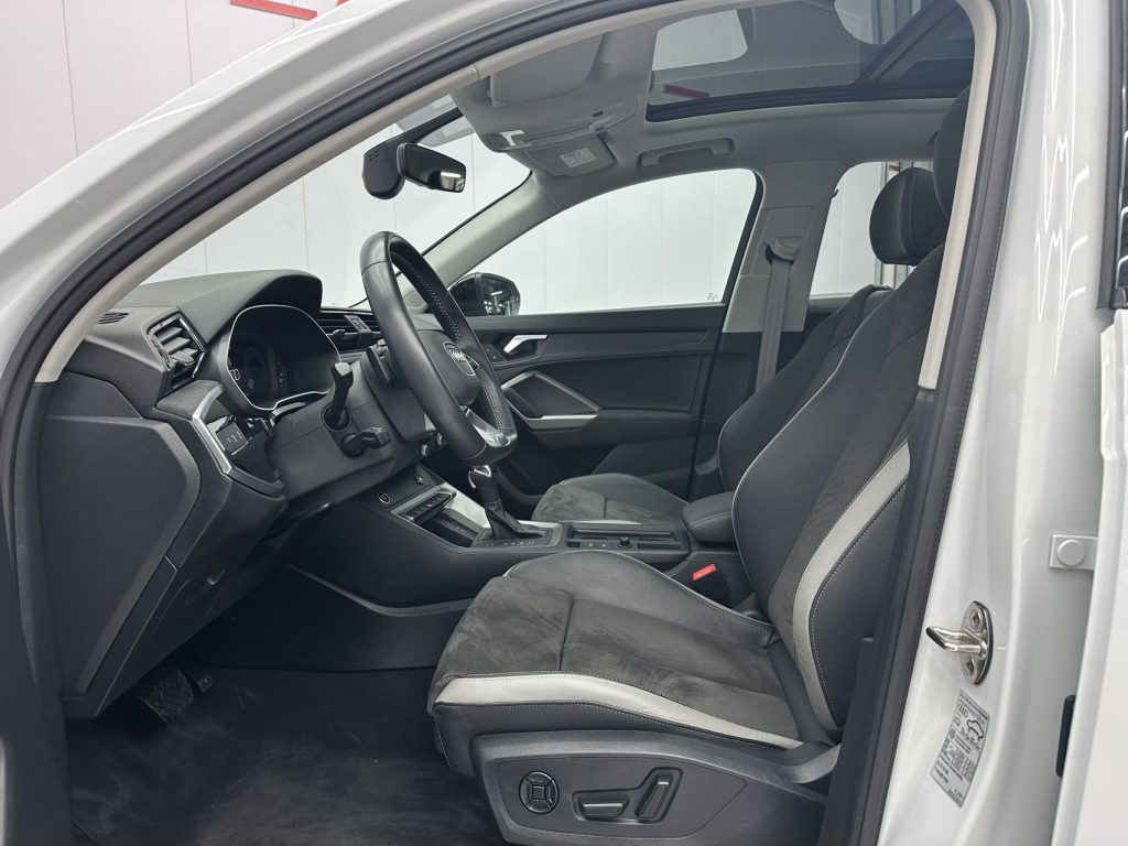 AUDI Q3 2021 35 TFSI Stylish Dynamic - Huishida Trading