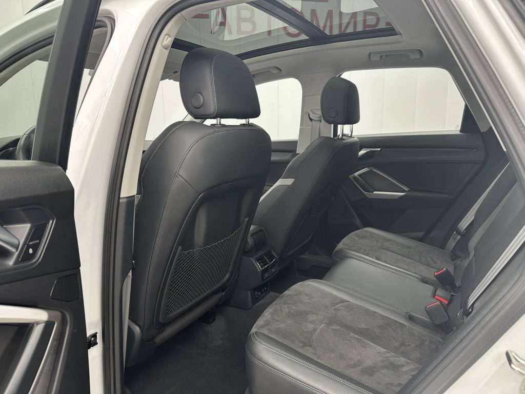 AUDI Q3 2021 35 TFSI Stylish Dynamic - Huishida Trading