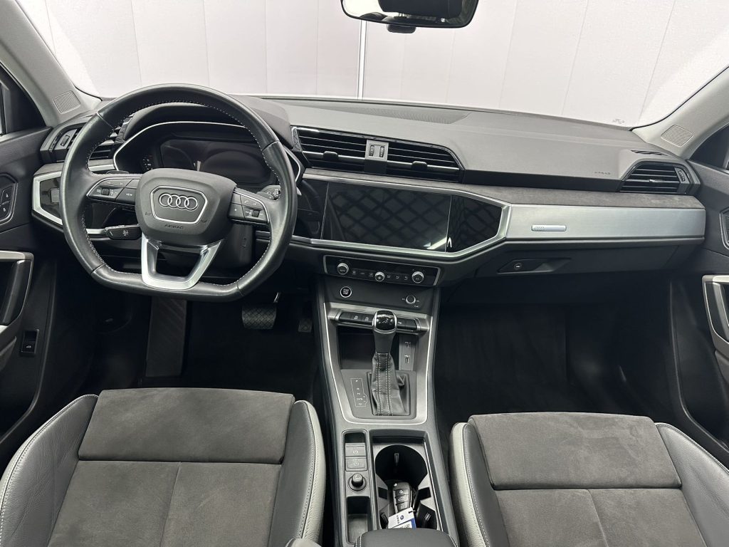 AUDI Q3 2021 35 TFSI Stylish Dynamic - Huishida Trading