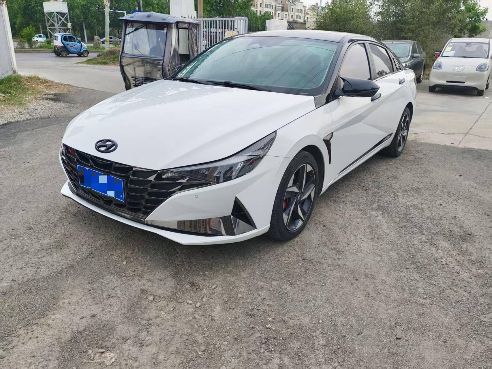 Elantra 2022 1.5L CVT LUX Premium Edition