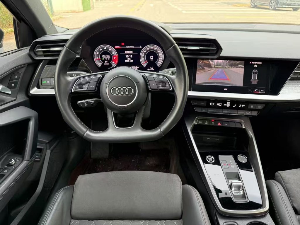 Audi A3 2022 Sportback35 TFSI Luxury Sport - Huishida Trading