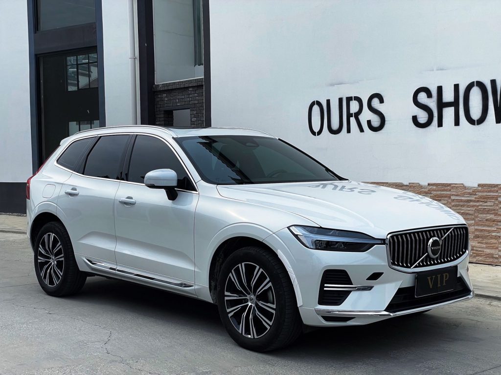 Volvo XC60 2022 B5 4WD Zhiyuan Deluxe - Huishida Trading
