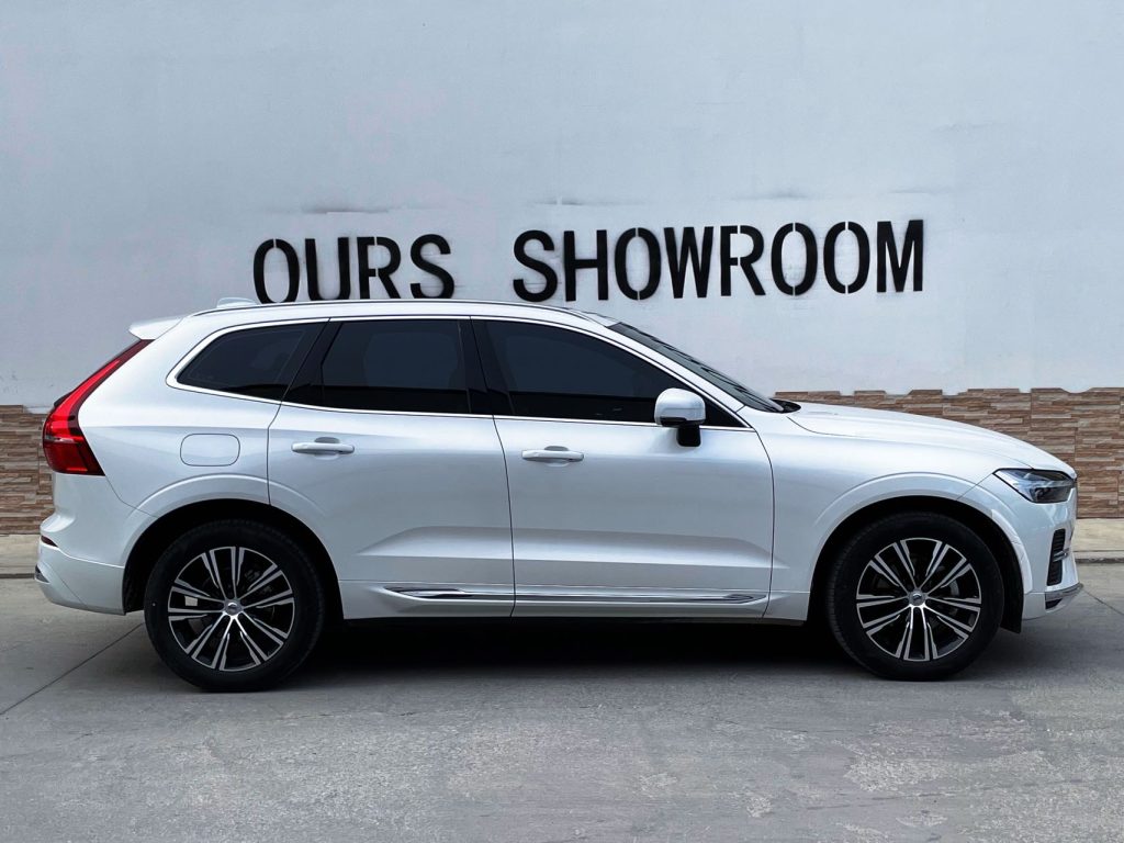 Volvo XC60 2022 B5 4WD Zhiyuan Deluxe - Huishida Trading