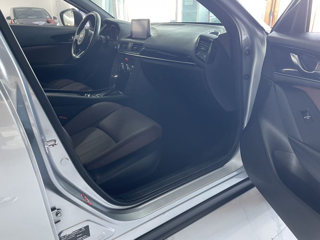 Mazda CX-4 2020 2.0L Blue Sky Vibrant Edition - Huishida Trading
