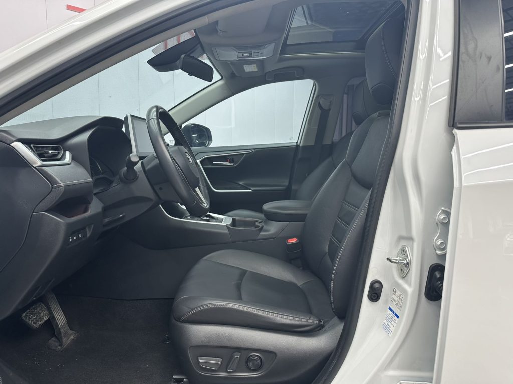 TOYOTA RAV4 RWD 2021 2.0L CVT 4WD Premium Edition - Huishida Trading