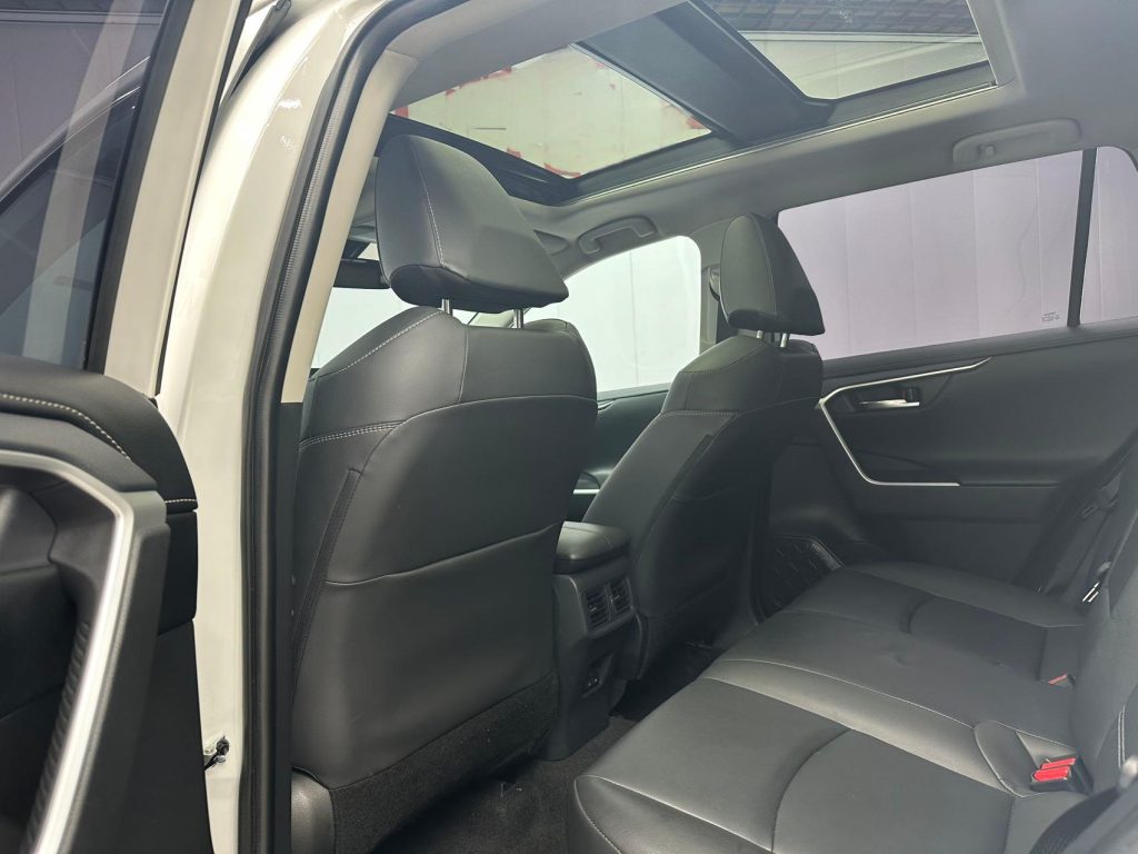 TOYOTA RAV4 RWD 2021 2.0L CVT 4WD Premium Edition - Huishida Trading