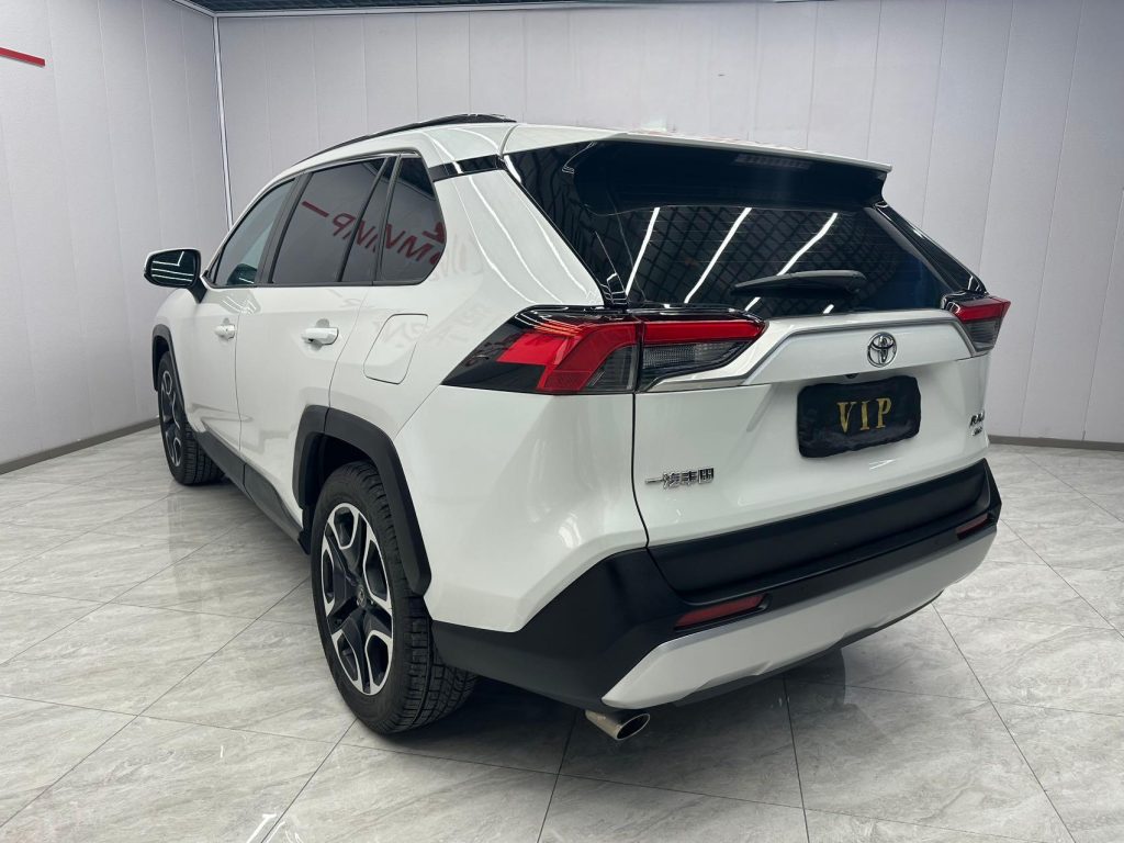 TOYOTA RAV4 RWD 2021 2.0L CVT 4WD Premium Edition - Huishida Trading