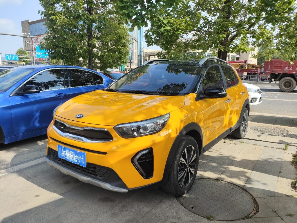 KIA Stonic 2021 1.4LCVT Модель с люком в крыше - Huishida Trading