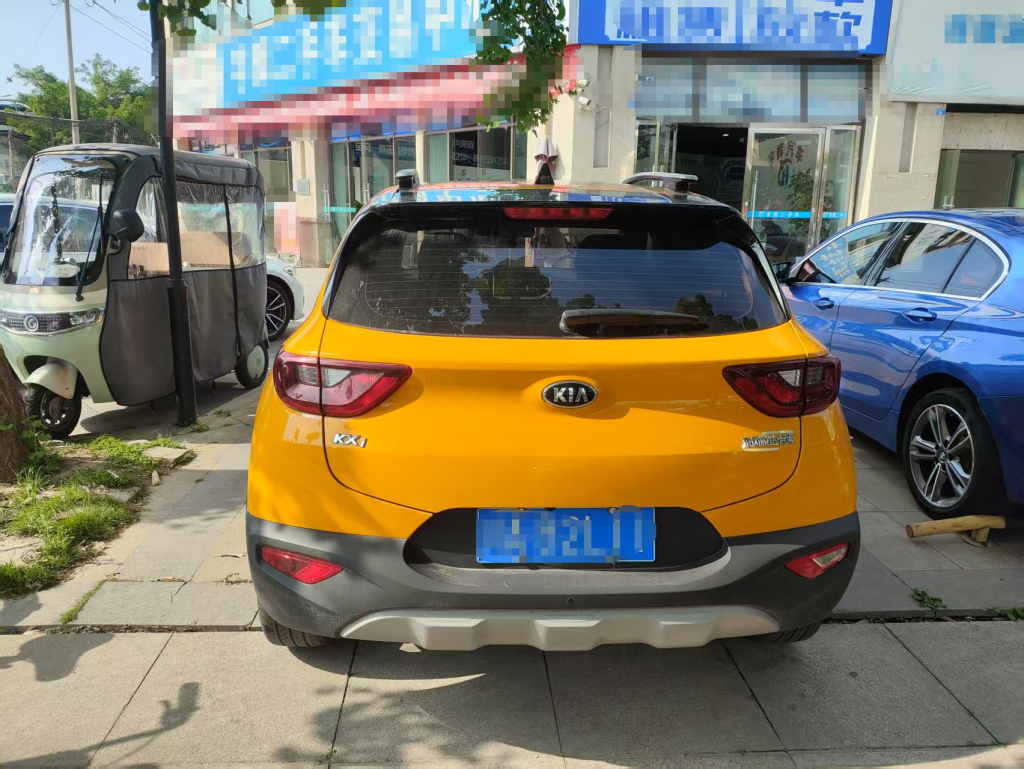 KIA Stonic 2021 1.4LCVT Модель с люком в крыше - Huishida Trading