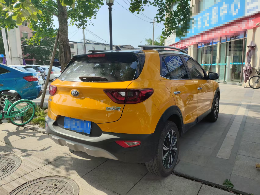 KIA Stonic 2021 1.4LCVT Модель с люком в крыше - Huishida Trading