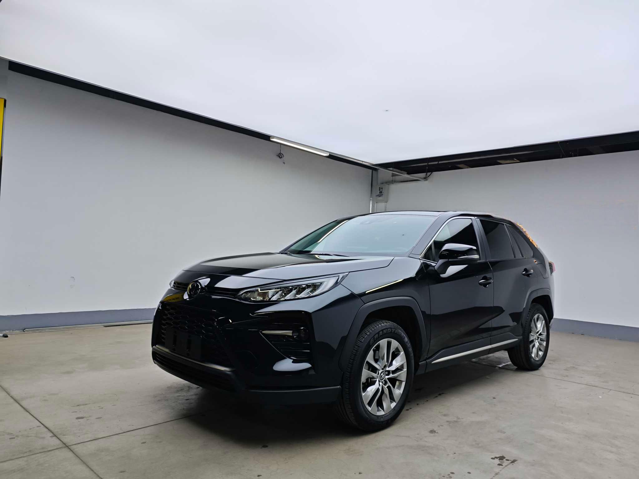 Toyota  WILDLANDER 2022 2.0L CVT 2WD Deluxe