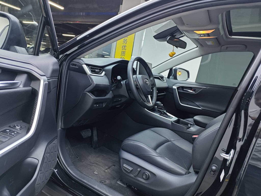Toyota WILDLANDER 2022 2.0L CVT 2WD Deluxe - Huishida Trading