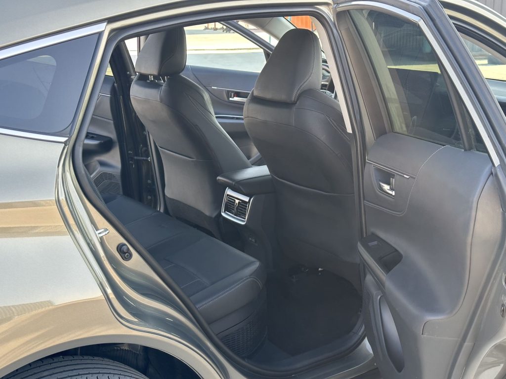 TOYOTA HARRIER 2022 Twin Engine 2.5L CVT 4WD Flagship Edition - Huishida Trading