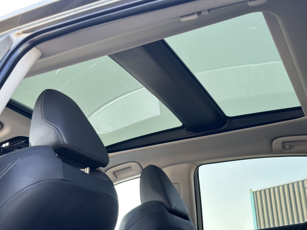 TOYOTA HARRIER 2022 Twin Engine 2.5L CVT 4WD Flagship Edition - Huishida Trading