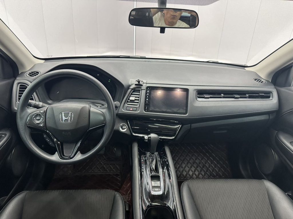 Honda VEZEL 2020 220 TURBO CVT Luxury Edition - Huishida Trading