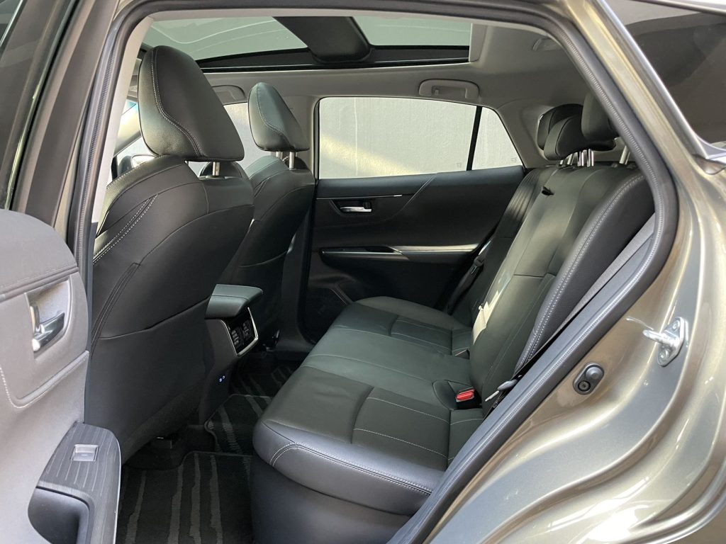 TOYOTA HARRIER 2022 Twin Engine 2.5L CVT 4WD Flagship Edition - Huishida Trading
