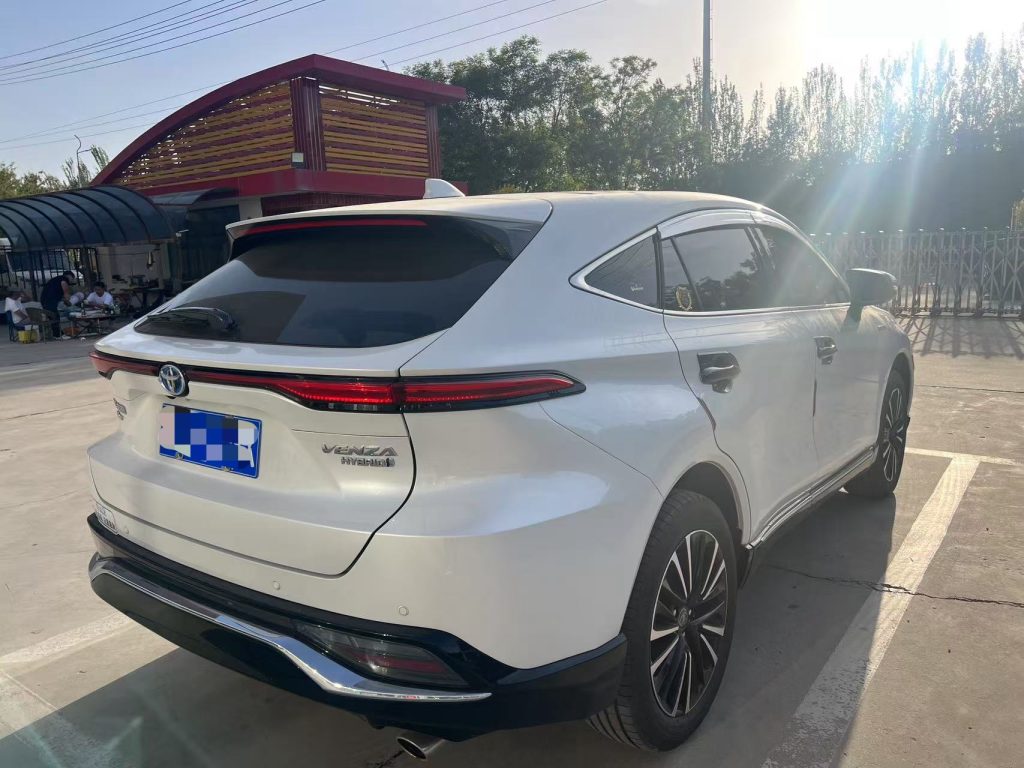 Venza 2022 Twin Engine 2.5L CVT 4WD Supreme Edition - Huishida Trading