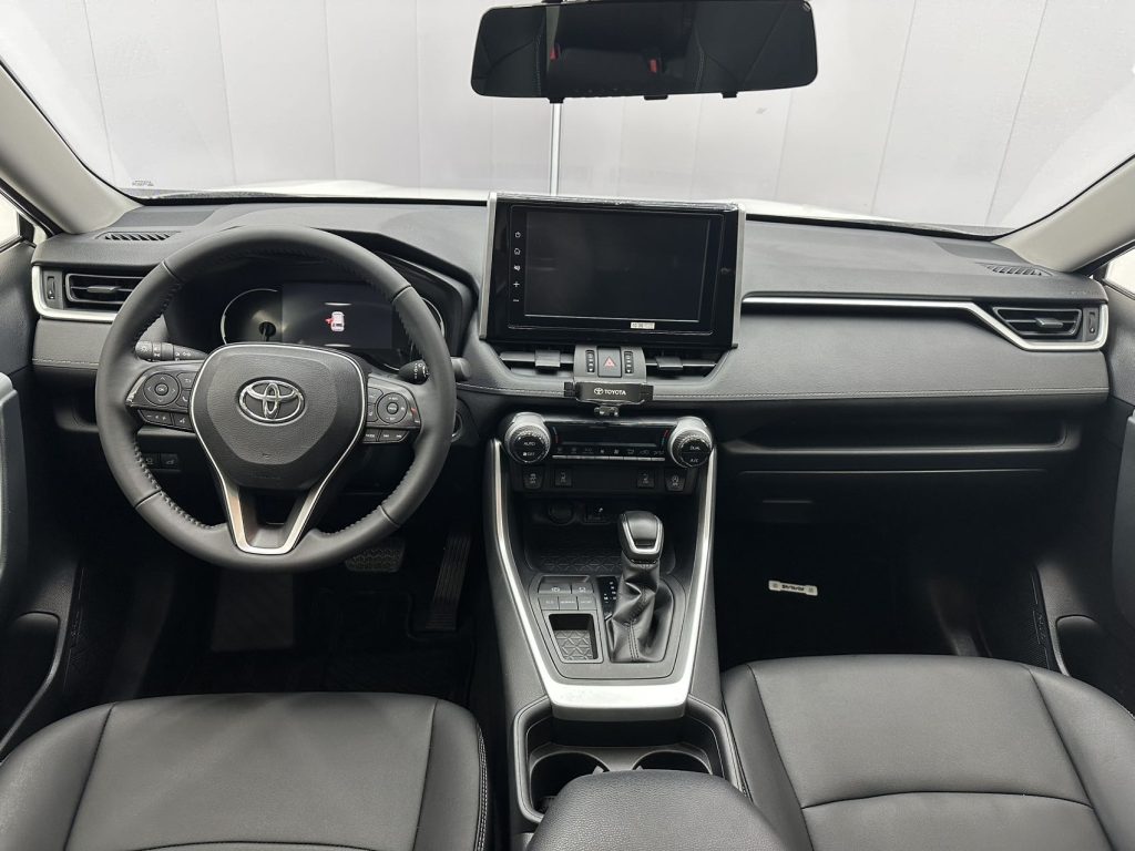 TOYOTA RAV4 RWD 2020 2.0L CVT 2WD Style PLUS Edition - Huishida Trading