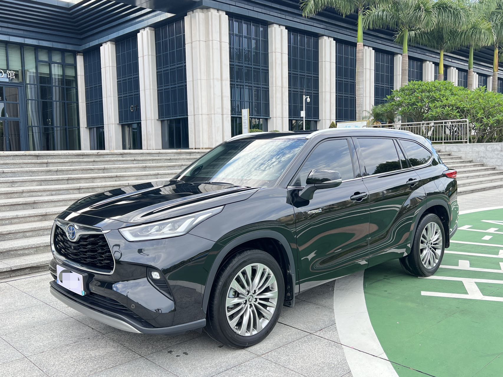 Highlander 2022 Twin Engine 2.5L 4WD Supreme Edition 7-местный