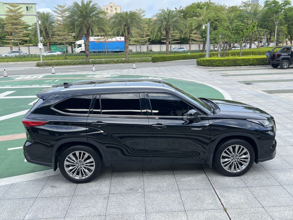 Highlander 2022 Twin Engine 2.5L 4WD Supreme Edition 7-местный - Huishida Trading