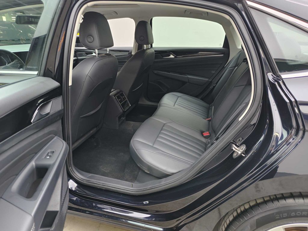 Volkswagen Passat 2022 280TSI Business - Huishida Trading