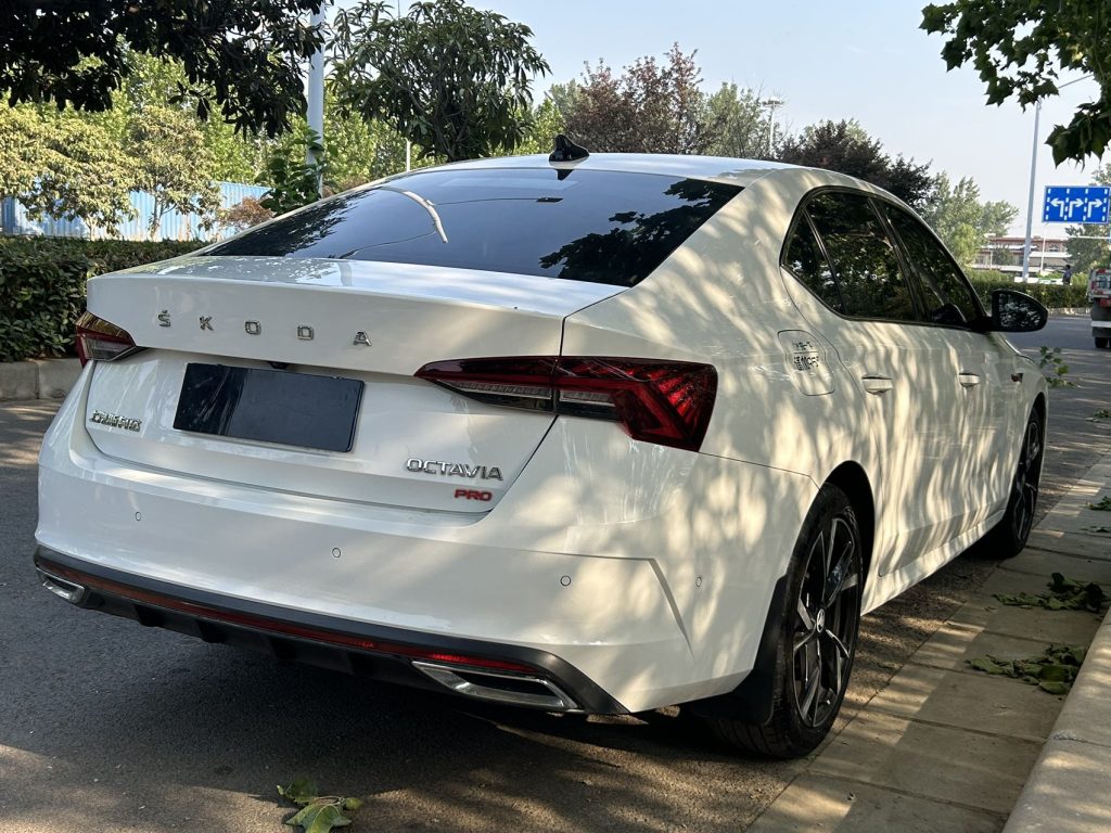 Octavia 2022 pro TSI280 Luxury Edition - Huishida Trading