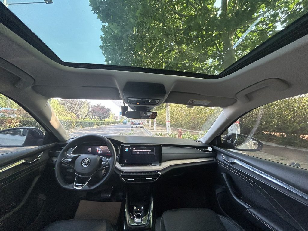 Octavia 2022 pro TSI280 Luxury Edition - Huishida Trading
