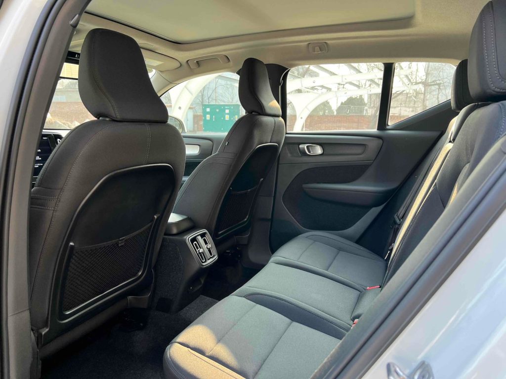 Volvo XC40 2021 T4 4WD Intelligent Stylish Edition - Huishida Trading