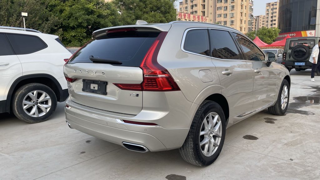 Volvo XC60 2021 T5 4WD Zhiyi Luxury - Huishida Trading