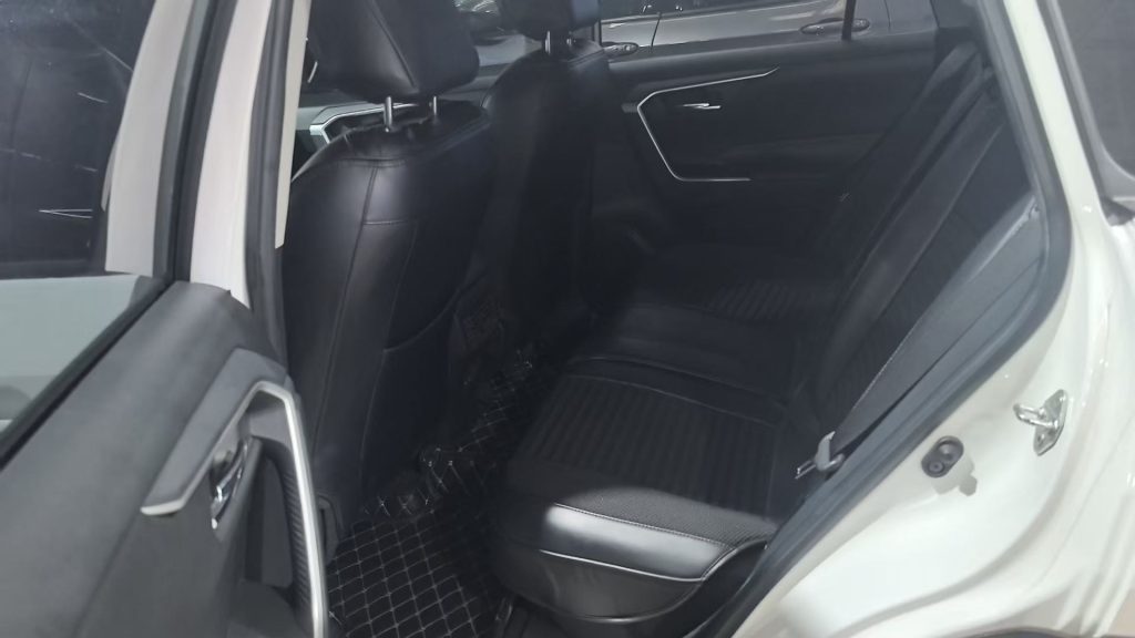 RAV4 2021 2.0L CVT 4WD Style Edition - Huishida Trading