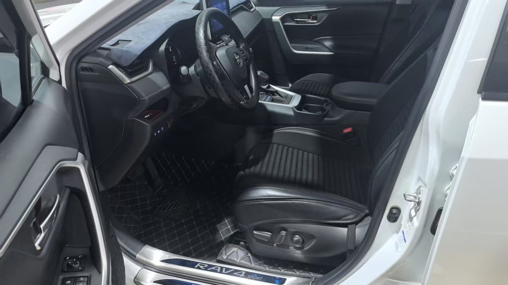 RAV4 2021 2.0L CVT 4WD Style Edition - Huishida Trading