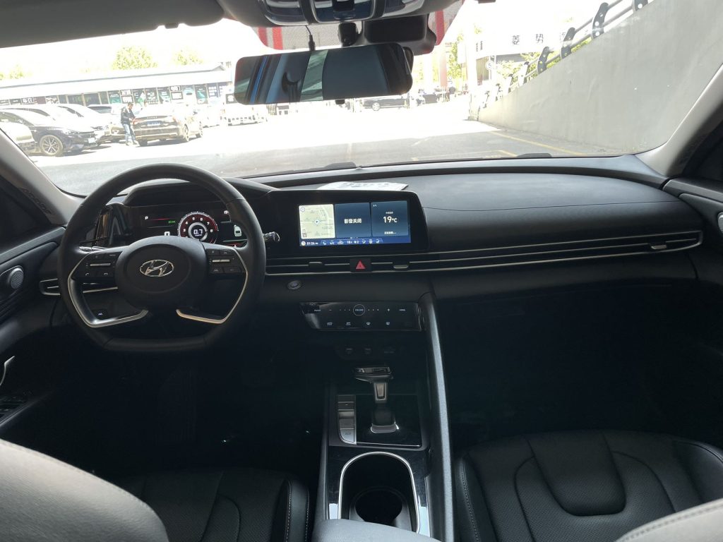 Hyundai Elantra 2021 1.5L CVT LUX Premium VI - Huishida Trading