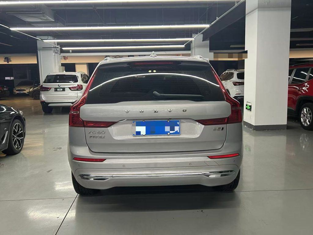 Volvo XC60 2023 B5 4WD Intelligent Luxury Edition - Huishida Trading