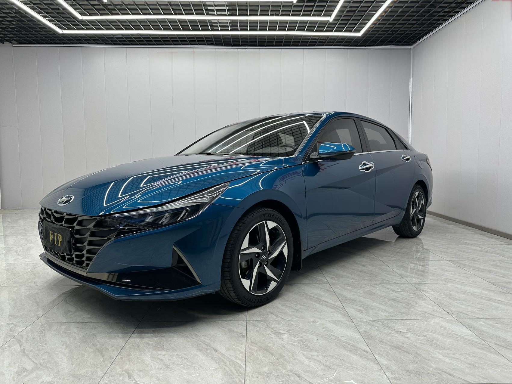 Hyundai Elantra 2021 1.5L CVT LUX Premium (2WD)