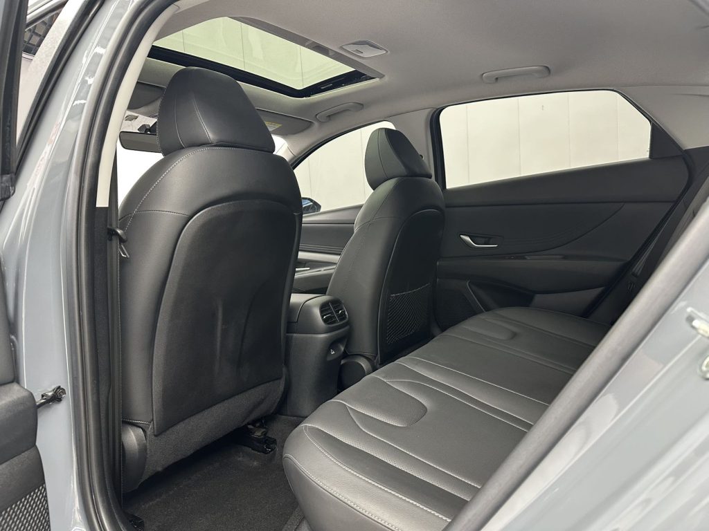 Hyundai Elantra 2022 1.5L CVT LUX Premium (2WD) - Huishida Trading