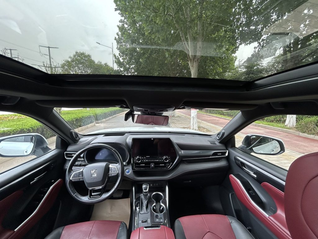 CROWN KLUGER 2021 2.5L HEV 4WD Signature Edition - Huishida Trading