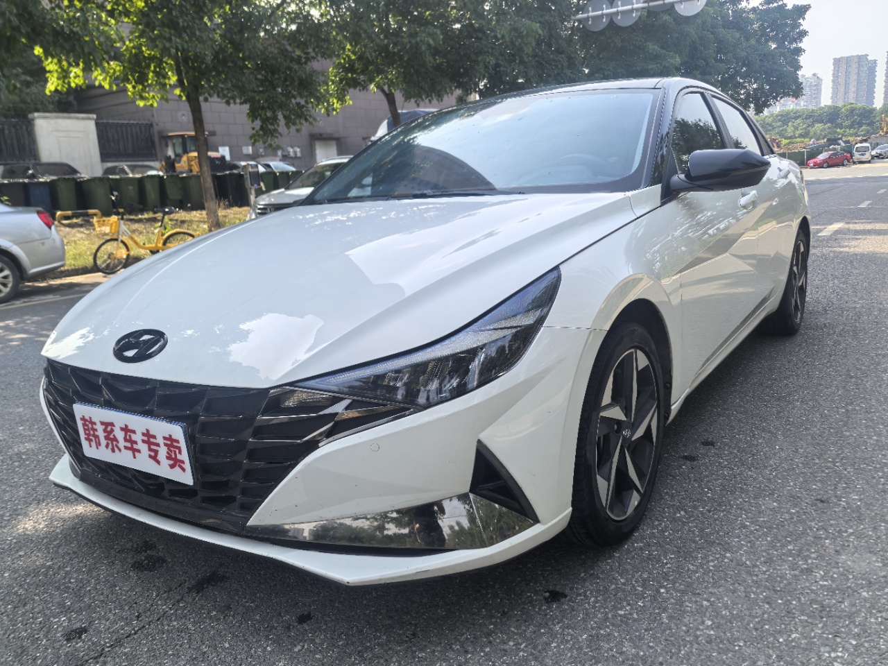 Hyundai Elantra 2021 1.5L CVT LUX Premium