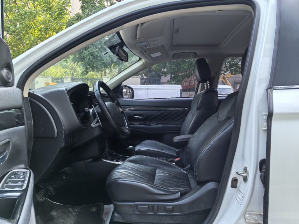 Mitsubishi Outlander 2020 4WD Enjoy Edition 5-местный - Huishida Trading
